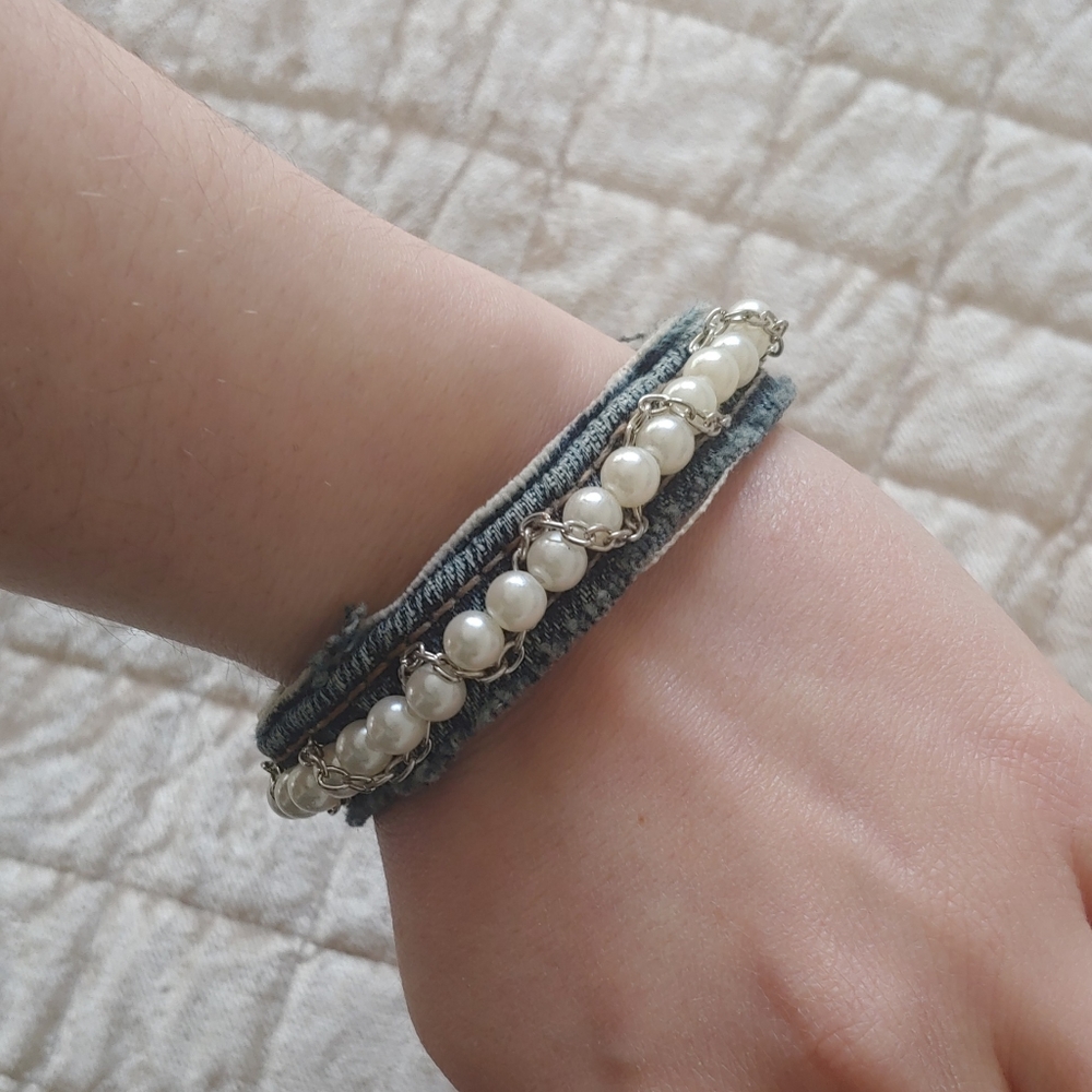Pearl and denim bracelet - Handmade!